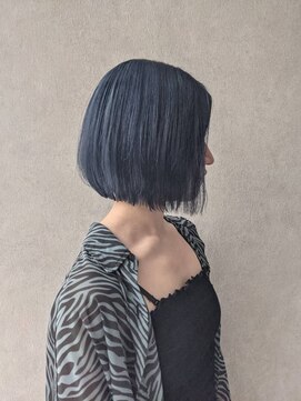 ウサギ 夏 切りっぱなしボブ