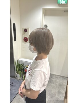 シア(sia) ホワイトベージュ☆