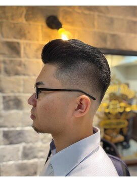 ミリオンバックス 御徒町店(Million Backs) ツーブロックマッシュ/スキンフェード<理容室>[メンズ/御徒町]