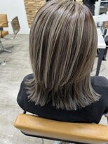 プライズ アイリス 池袋東口店(prize Iris)&nbsp;白髪ぼかしハイライトイルミナカラー￥16500