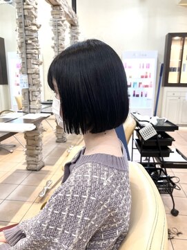 ティエル(Tiele) 前下がりボブ