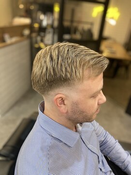 フランクスバーバーリザーブ 人形町店(FRANK’S BARBER RESERVE) ミドルスキンフェード