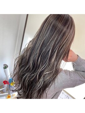 アイズ 本厚木(AIZU) ミルクティーグレージュコントラストハイライト バレイヤージュ