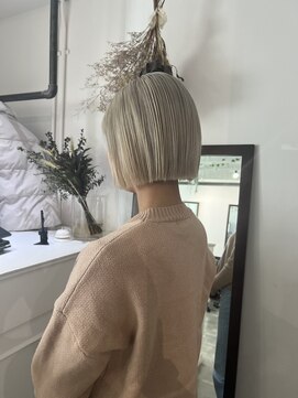 イリ 大阪(ili) ハイトーンボブ