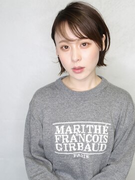 バース(BIRTH) 天神【BIRTH】耳かけ外ハネ切りっぱなしボブ