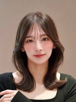 オーラ オモテサンドウ(Aura omotesando)の写真/印象を左右する顔周り！こだわりの似合わせカットで小顔見せ☆ワンカールで垢抜けるレイヤーカット♪