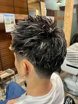 スタンドバーバー 柏(STAND BARBER) スペインカール/スパイキーショート/ブルーブラック/柏