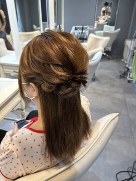 ラビット 栄(RABBIT) ストレートハーフアップ