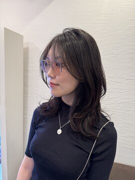 リル 東川口店(Lilou) ミディアムウルフレイヤー