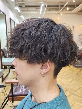 レボルトヘアー(R EVOLUT hair) 波巻きパーマ刈り上げマッシュツーブロック眉毛眉カット柏市柏駅