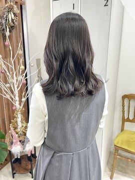 ミディアムレイヤー×アッシュブラウン