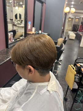 アイズ 海老名(AIZU) 透明感ありハイトーンカラー　メンズカラー　マッシュスタイル