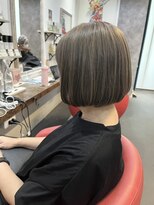 リア(Lia) 20代30代40代50代大人女性白髪ぼかし