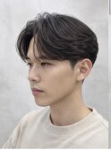 men's/ツーブロックセンターパート/黒染め/ニュアンスパーマ