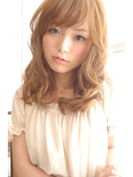 アムール(Amour) 光に溶けこむゆるカールライン