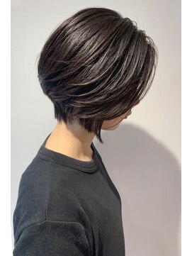 アッシュ 祐天寺店(Ash) アゴラインで前下がりのナチュラルショート