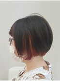 派手インナー×コンパクトボブ