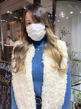 ヘアーアンドメイク ビス(HAIR&MAKE bis) インナーカラー/ホワイトミルクティー【多田　華歌】