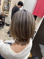 ヌーベルバレ(Nouvelle Vallee)&nbsp;バレイヤージュ/シルバー/外ハネ/レイヤー