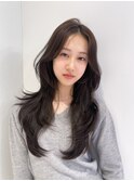 韓国風レイヤーカット暗めカラーダークアッシュフェミニンロング