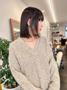 ポール(pole) 柔らかいラインのぱつっとbob