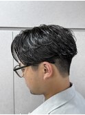 メンズセンターパートニュアンスパーマアップバング