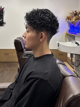 バタクラン(BATACLAN) センターパート/カーリーパーマ/メンズ/眉毛/メンズカット