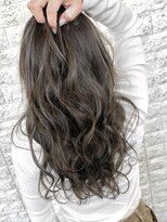 美容室もぜか堂 極細ハイライト×フォギーベージュ×無造作ウェーブ