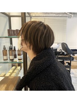 カウチ(Kauti) ナチュラル前下がりショート