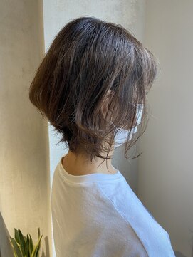 エディ(eddie) 【eddie】前下がりそとはねボブ