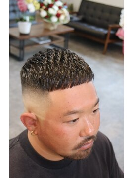 ボズ(Boz) クロップ+フェード