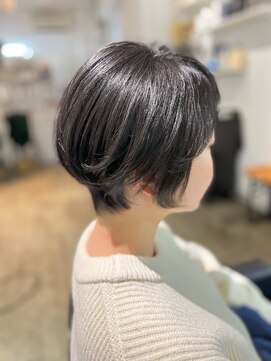 ツムグ 代官山店(TUMUGU) 白髪ぼかしアッシュブラックミントアッシュ×小顔ショートボブ