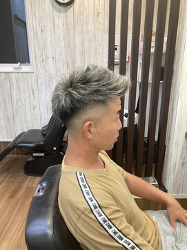 ライズヘアー(RISE HAIR) スキンフェード＋ハイライト