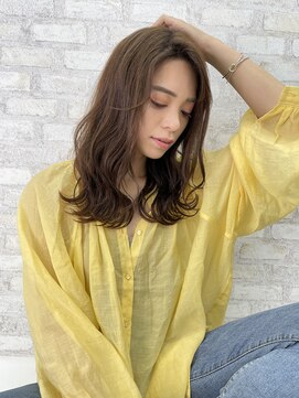オーロ 西宮店(ORO) ウェーブ　ミディアム　くすみベージュ
