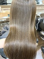 ヘアーアンドメイク ビス(HAIR&MAKE bis)&nbsp;オリーブベージュ/アッシュベージュ【黒田あさみ】