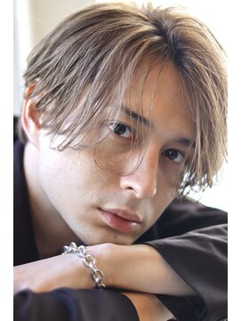 オーシャントーキョー サニー 原宿(OCEAN TOKYO Sunny) センターパートニュアンスパーマカルマパーマ刈り上げ毛流れ韓国