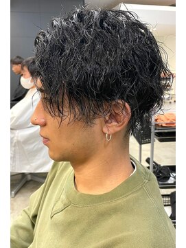 ニアウ 伊勢崎連取店(Niau) センターパートツイストスパイラルパーマ波巻きスパイラルパーマ