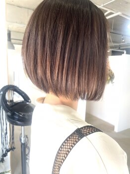 エマヘアープラス(Emma hair plus)の写真/大人の女性からも大人気◎落ち着いた店内で最上級の髪質改善を【髪質改善/縮毛矯正】