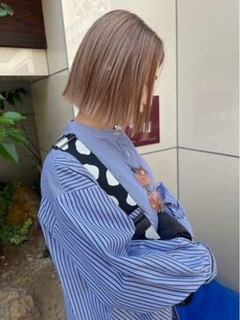 フー(fue’) ぷつッとボブ/ショートボブ/くびれボブ/ハイトーンカラー