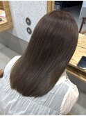 オリーブベージュ