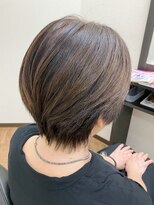 ヒビ(hibi)&nbsp;丸みシルエットの大人ショートボブ