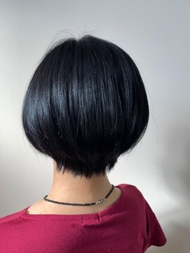 美容室ケインズナチュール グラデーションボブ[ステップボーンカット/パープルブラック]