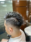 スペインカール風スキンフェード　新橋　理容室　床屋　ヒロ銀座