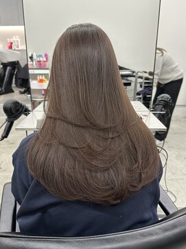 スティロ(stylo) レイヤーカットハイライトショートヘアイルミナカラーオージュア