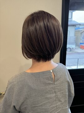 ラヴィン(LOVIN’) グラデーションボブ/アッシュベージュ/透明感カラー