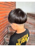 坊ちゃん刈りスタイル