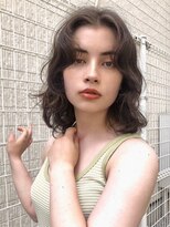 イメチェン/ホワイトブロンド/外ハネボブ/ワイドバング/表参道