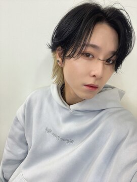 リップス 吉祥寺店 (LIPPS) 女子ウケ1位ホワイトブロンドインナーカラーセンターパート