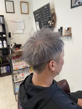 クローバー(Clover) アップバングショート