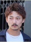 緩め波巻きスパイラルパーマシャドウパーマメンズセンターパート
